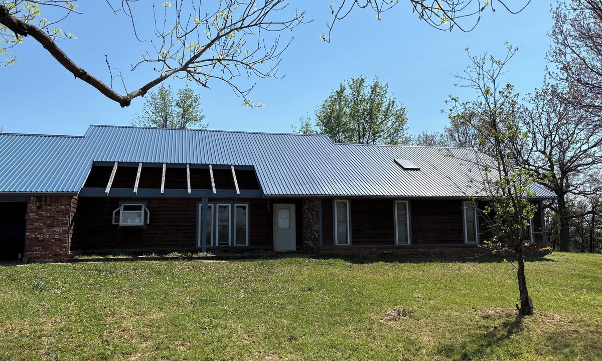 Howe House | Ranch‑Style Retreat in Howe, OK - Sleeps 9