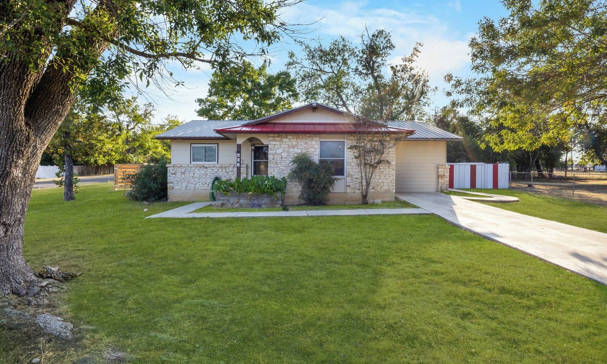 Bandera House | Randy's Place - Beautiful 4br W/Private Hot tub!
