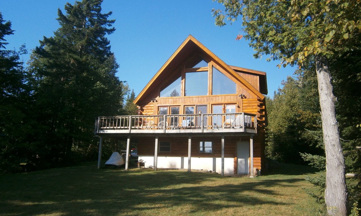 Oquossoc House | RANGELEY LAKE PRIVATE LAKE FRONT HOME