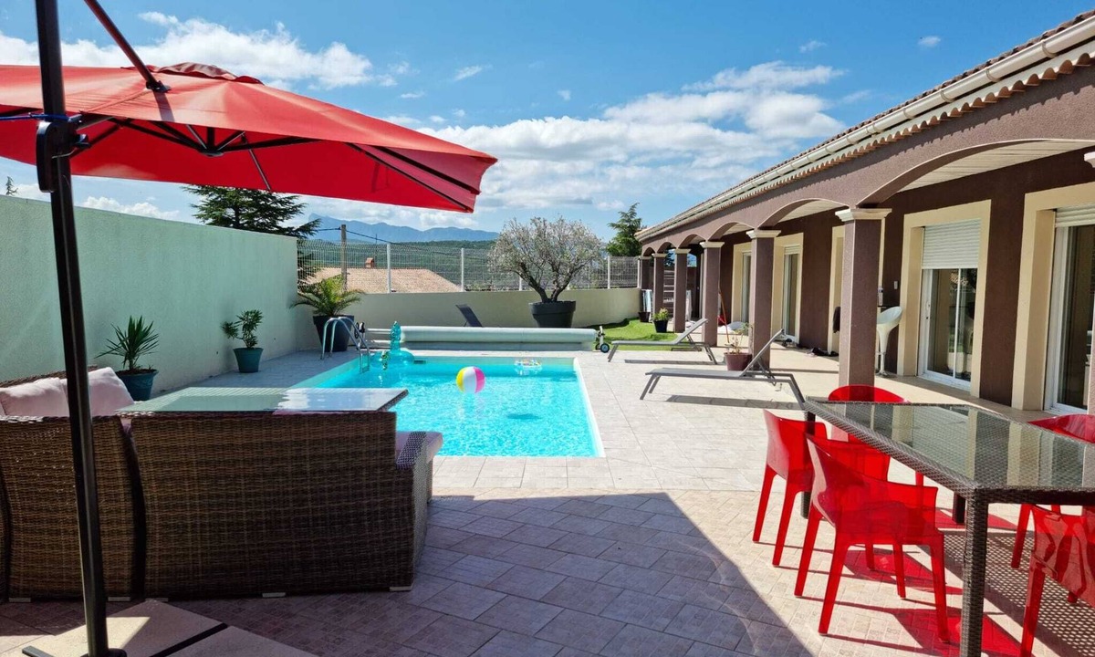 Beaufort-sur-Gervanne Villa | Rare! 2 private swimming pools