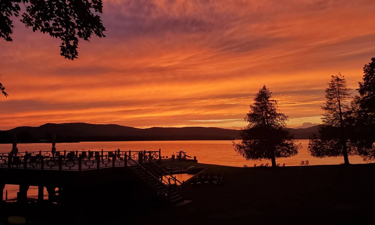 Warren County House | Rare August Cancellation Week. 14ppl Beautiful Lake George gem, Newly Renovated.