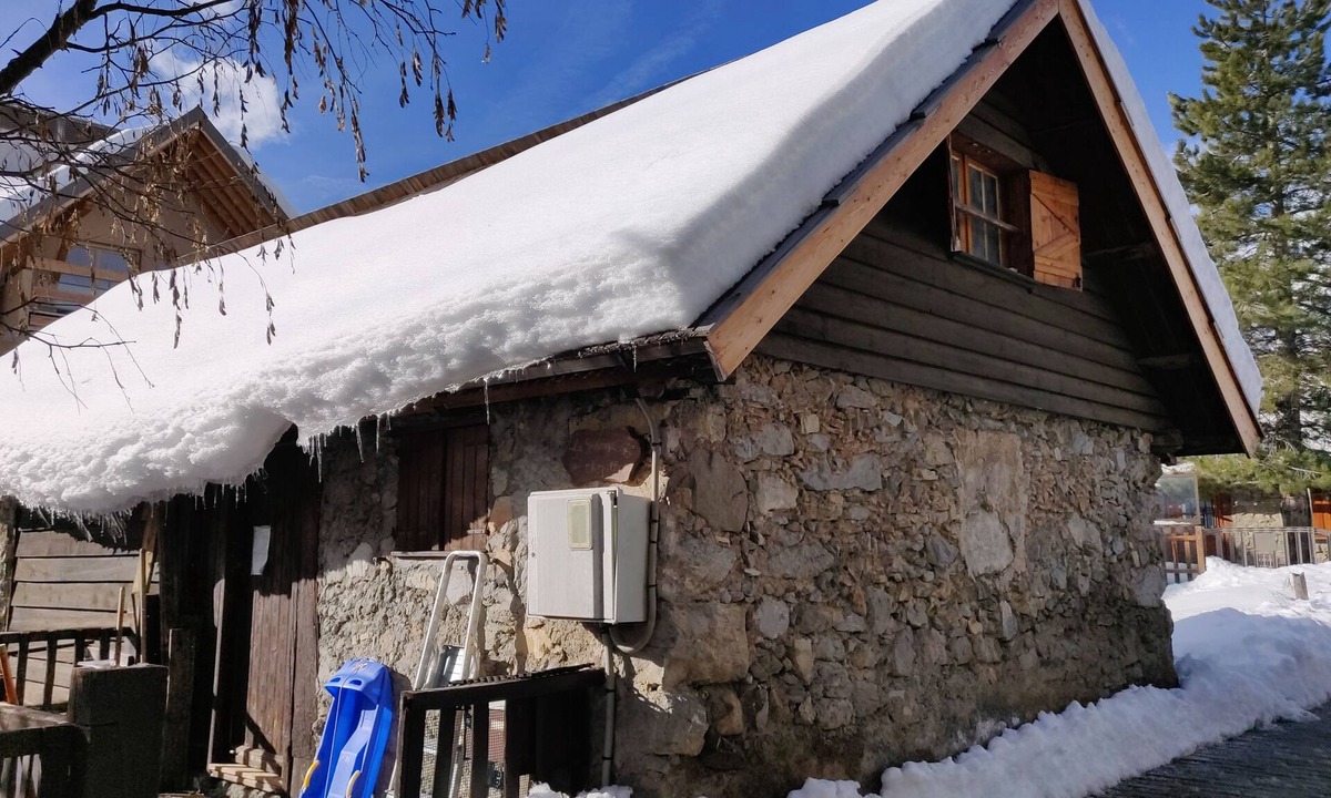 Saint-Etienne-de-Tinee House | Rare Auron Center: Cozy Duplex Barn