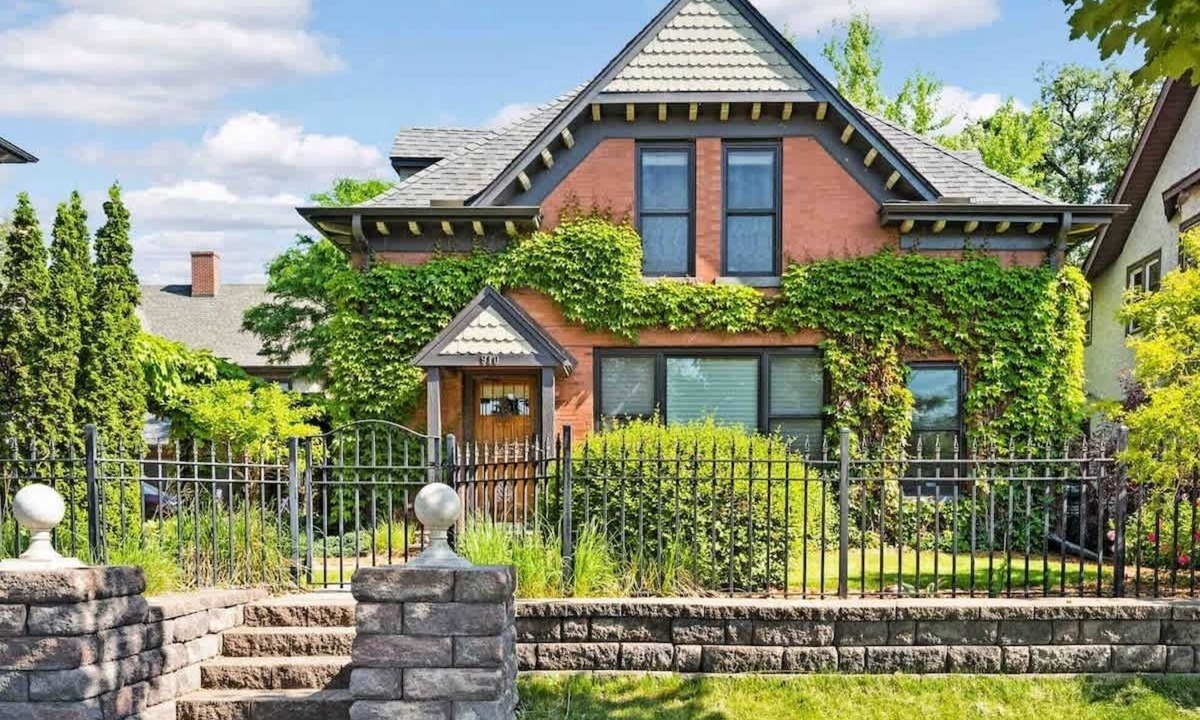 Elliot Park House | Rare Downtown Carriage House | Walk to US Bank