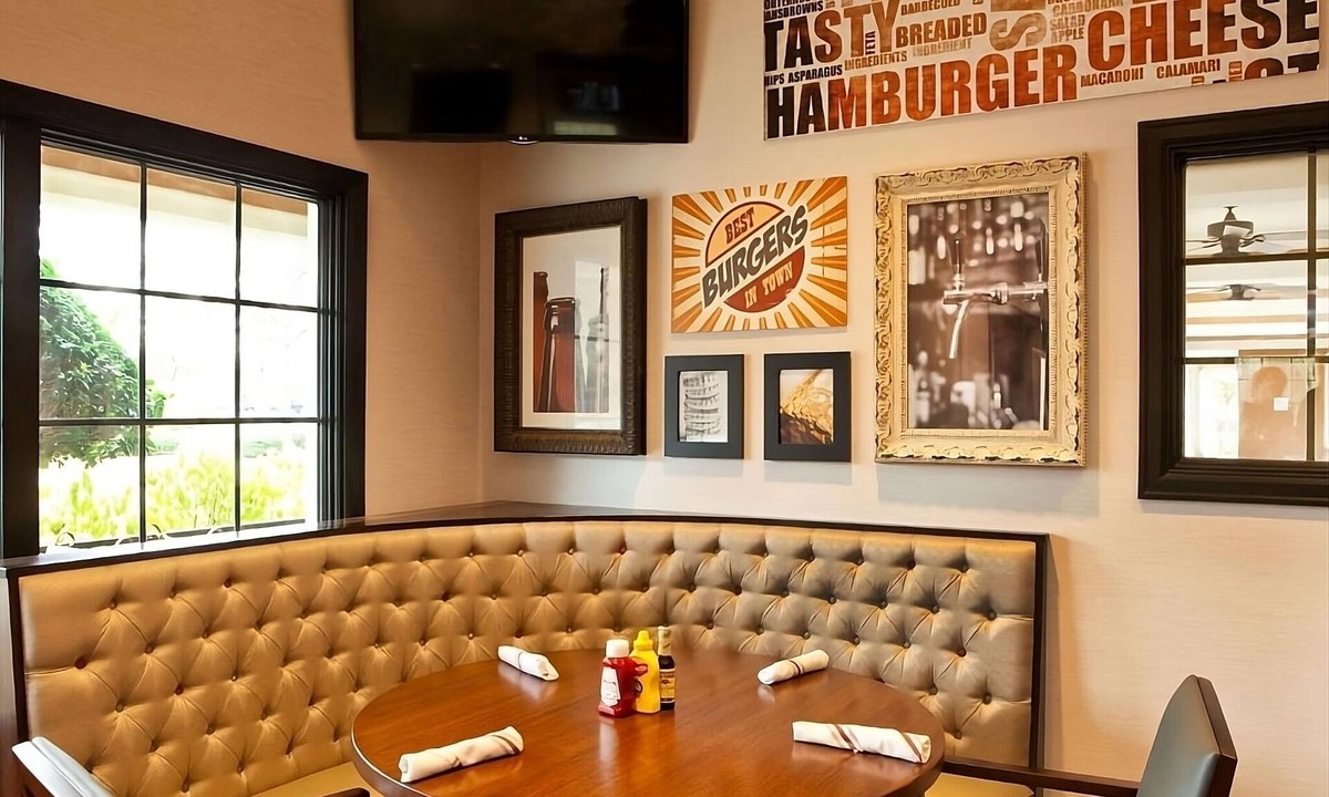 College Park Hotel | Rare Gem! Near Hartsfield–Jackson Atlanta International Airport, Pet-Friendly