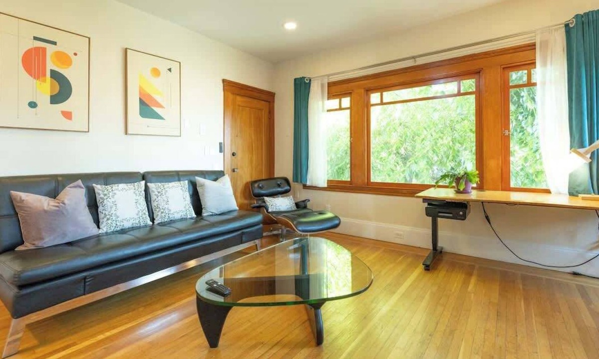 Fairview Park House | Rare Luxury Berkeley Retreat w/Hot Tub