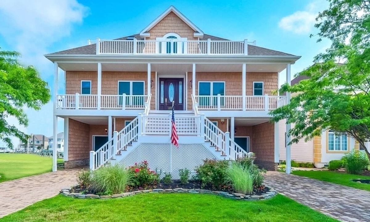 Heron Harbour Isle House | Rare Ocean City Gem! 7 Bedroom Waterfront Home In Heron Harbour!