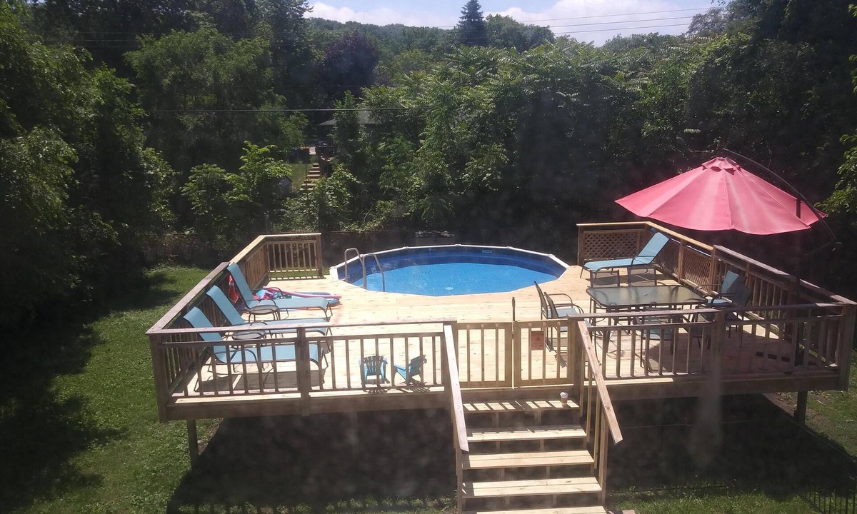 Miller Beach House | Rare Private Heated Pool w/in 1.5 Blocks to the Beach!