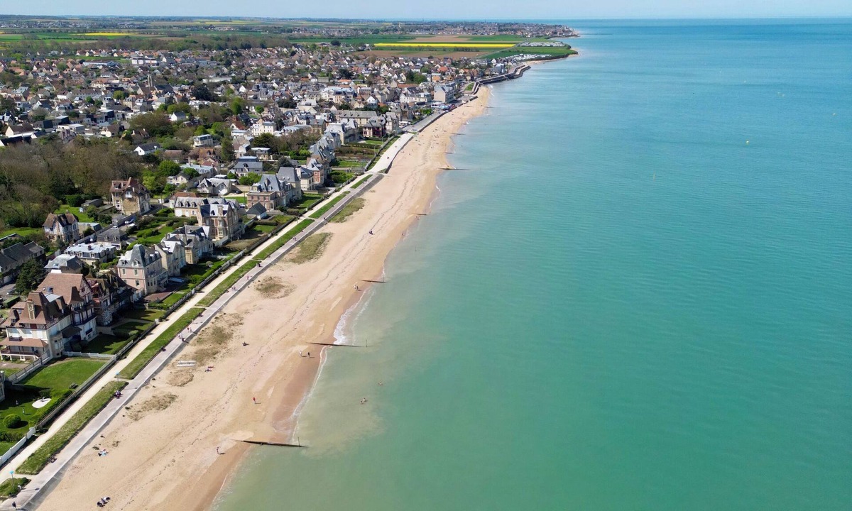 Hermanville-sur-Mer Apartment | Rare sea view apartment!