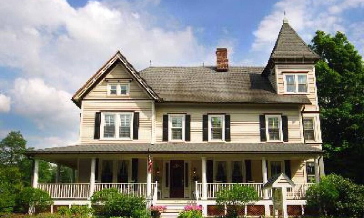 Califon Bed & Breakfast | Raritan Inn