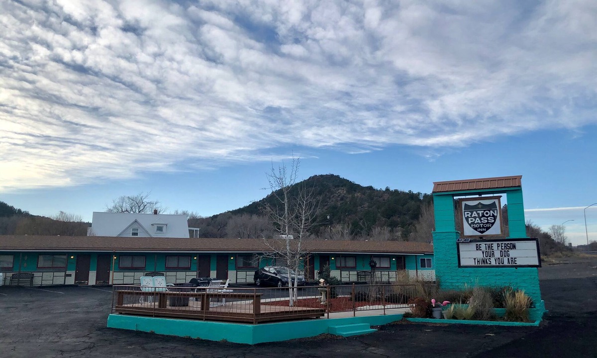Raton Hotel | Raton Pass Motor Inn