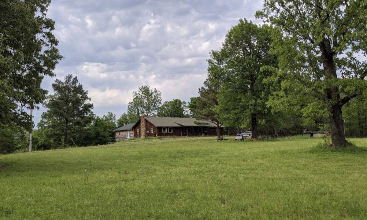 Booneville Cabin | Rattlesnake Ranch