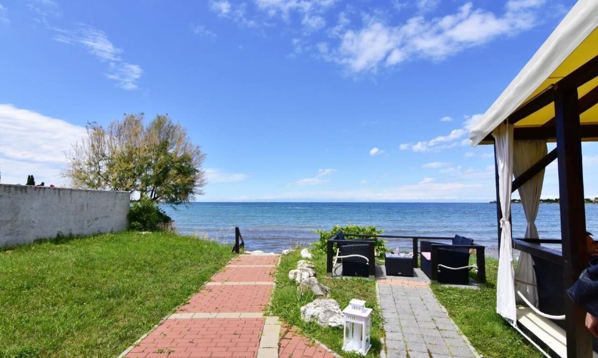 Dajla Apartment | Raul Dajla holiday flat near the sea