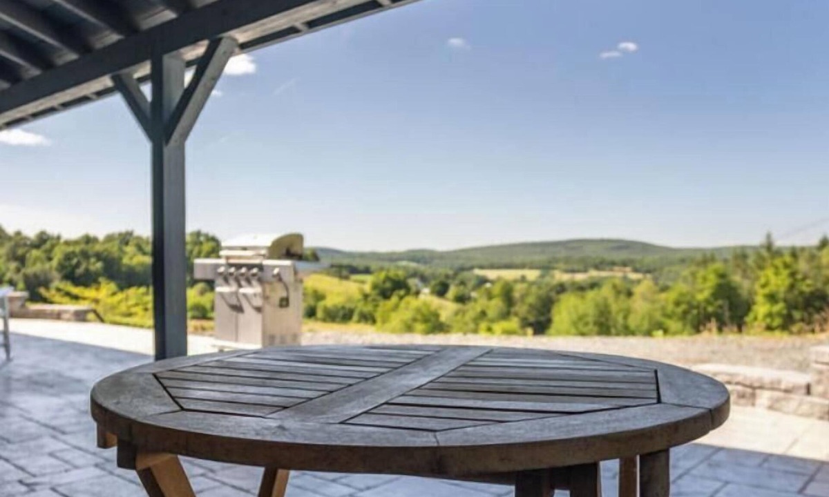 Arnot House | Raven Feather Retreat : Unit 2