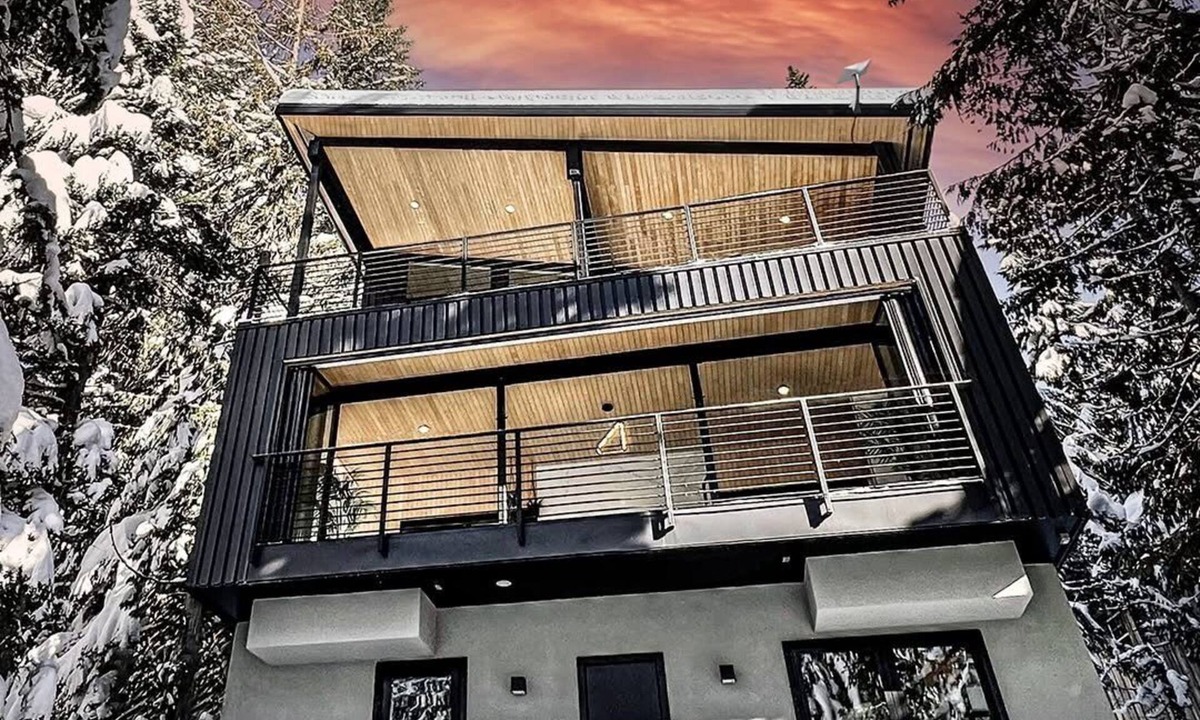 Government Camp House | RAVN HAÜS