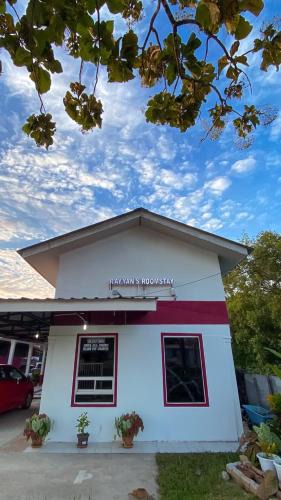 Padang Matsirat Hotel | Rayyan's Roomstay