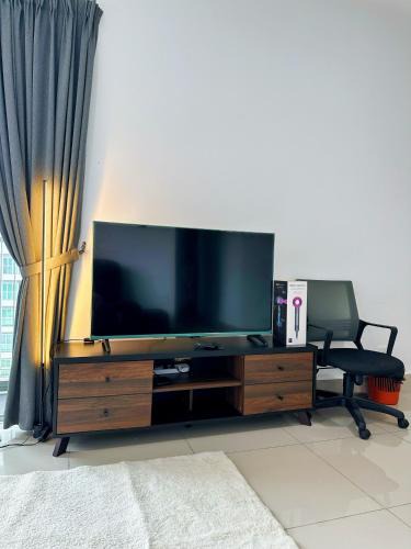 Salak South Apartment | Razak City Residences
