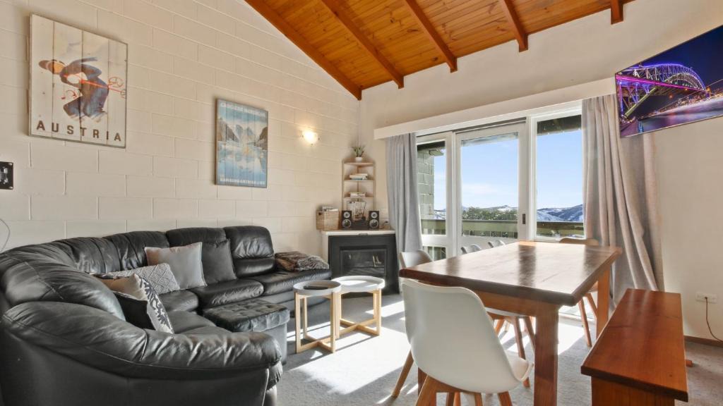 Hotham Heights Apartment | Razorback 3