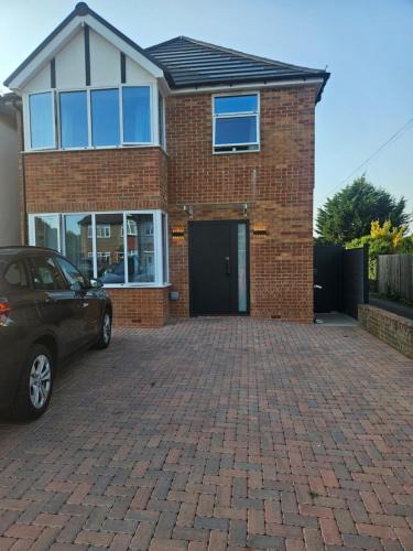 Reading House | Reading Guest House