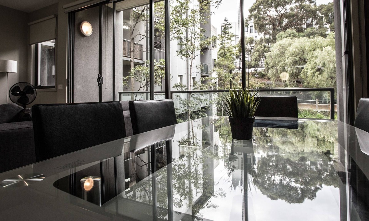 Kensington Apartment | ReadySet Apartments on Altona