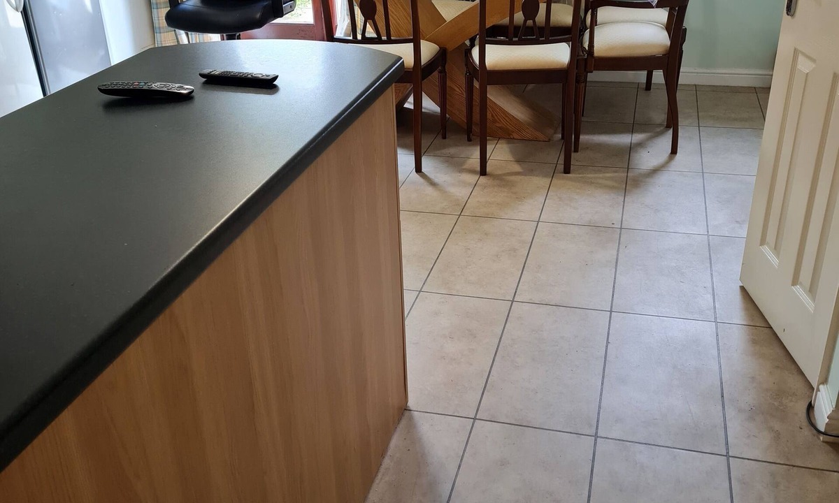 Sherborne St. John House | Reasonably large room with luxurious bathroom and a fitted kitchen