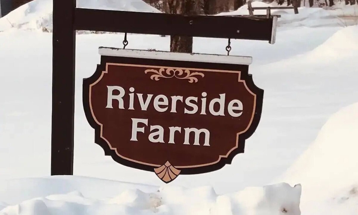 Londonderry Condo | Reboot & Relax while surrounded by Vermont beauty.