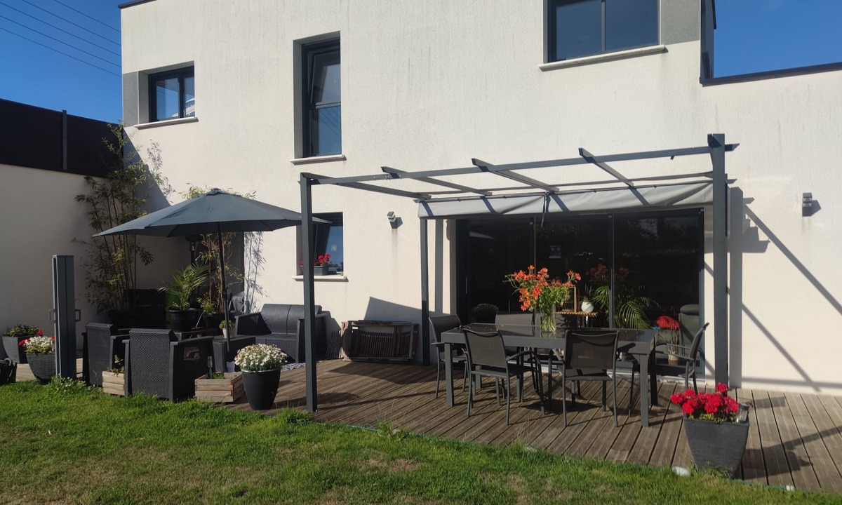 Trebeurden House | RECENT MODERN HOUSE CLOSE TO BEACHES AND SHOPS