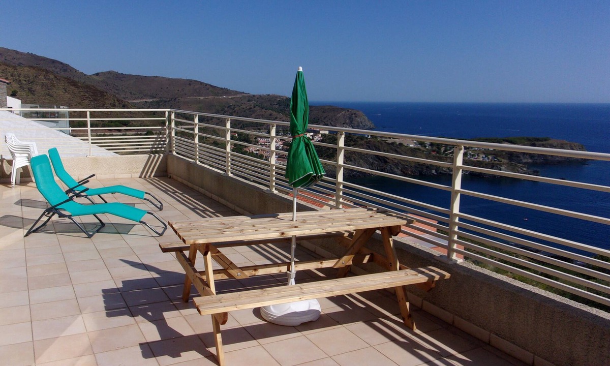Cerbere House | Recent villa 95m2/beautiful sea view/terrace 30m2/yard/garage/children's playroom