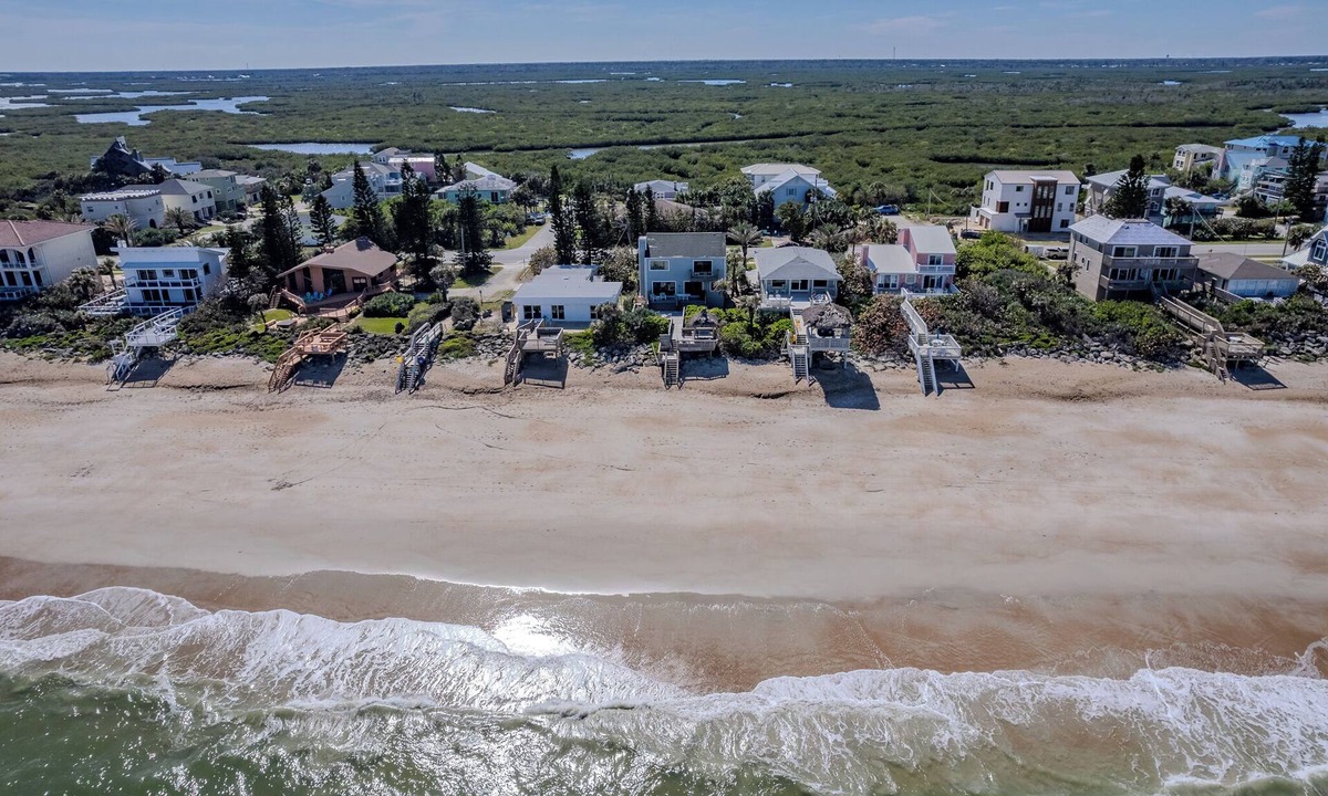 New Smyrna Beach House | Recently Refreshed!/Oceanfront Deck & Cabana/Quiet Beach/5747S