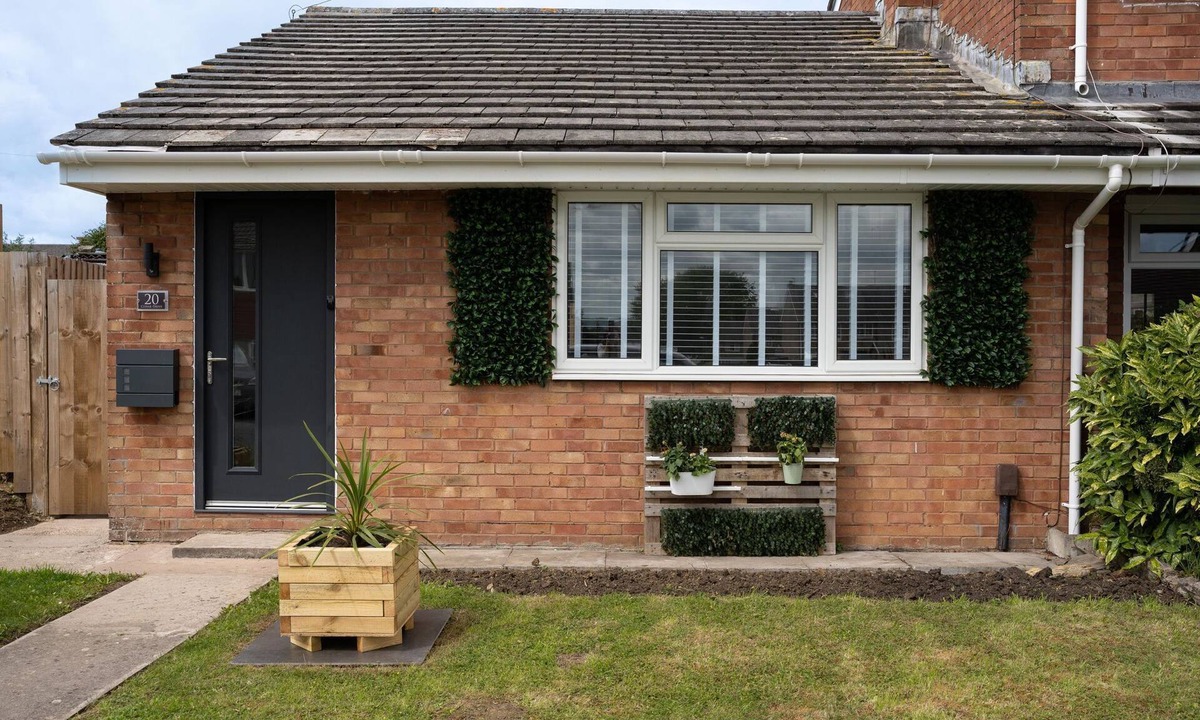 Keynsham House | Recently refurbished 2 bed modern bungalow in Keynsham