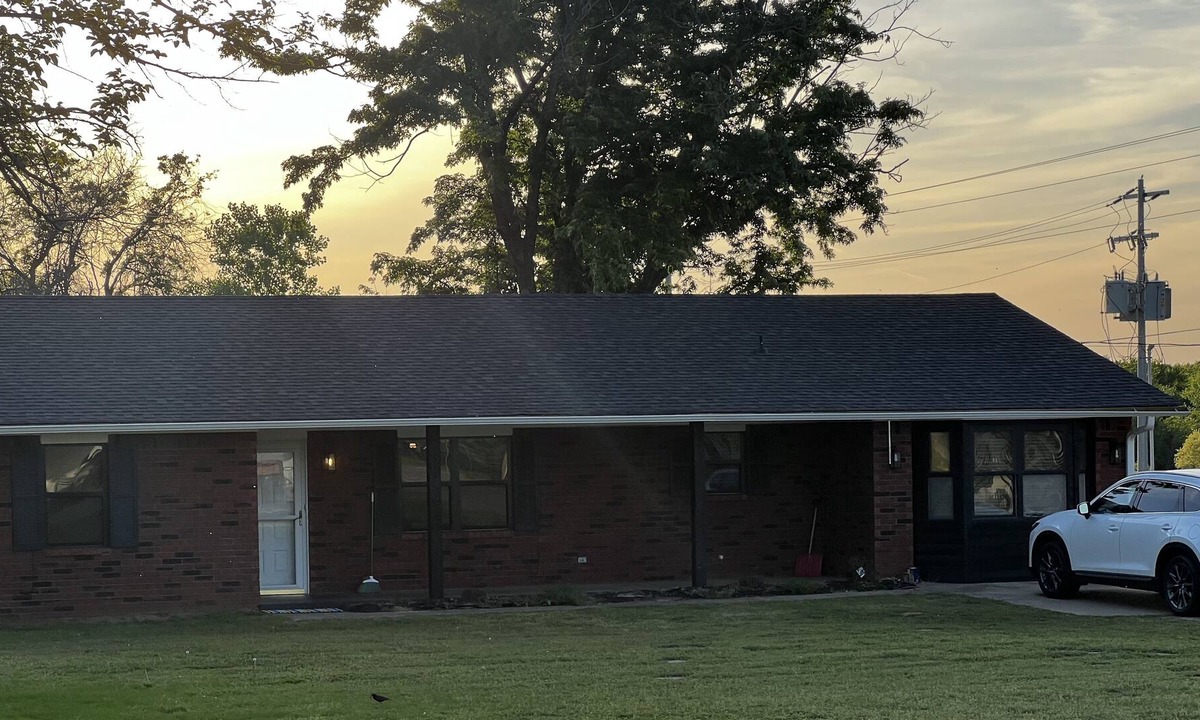 Ada House | Recently remodeled, enjoy just outside city limits, country space
