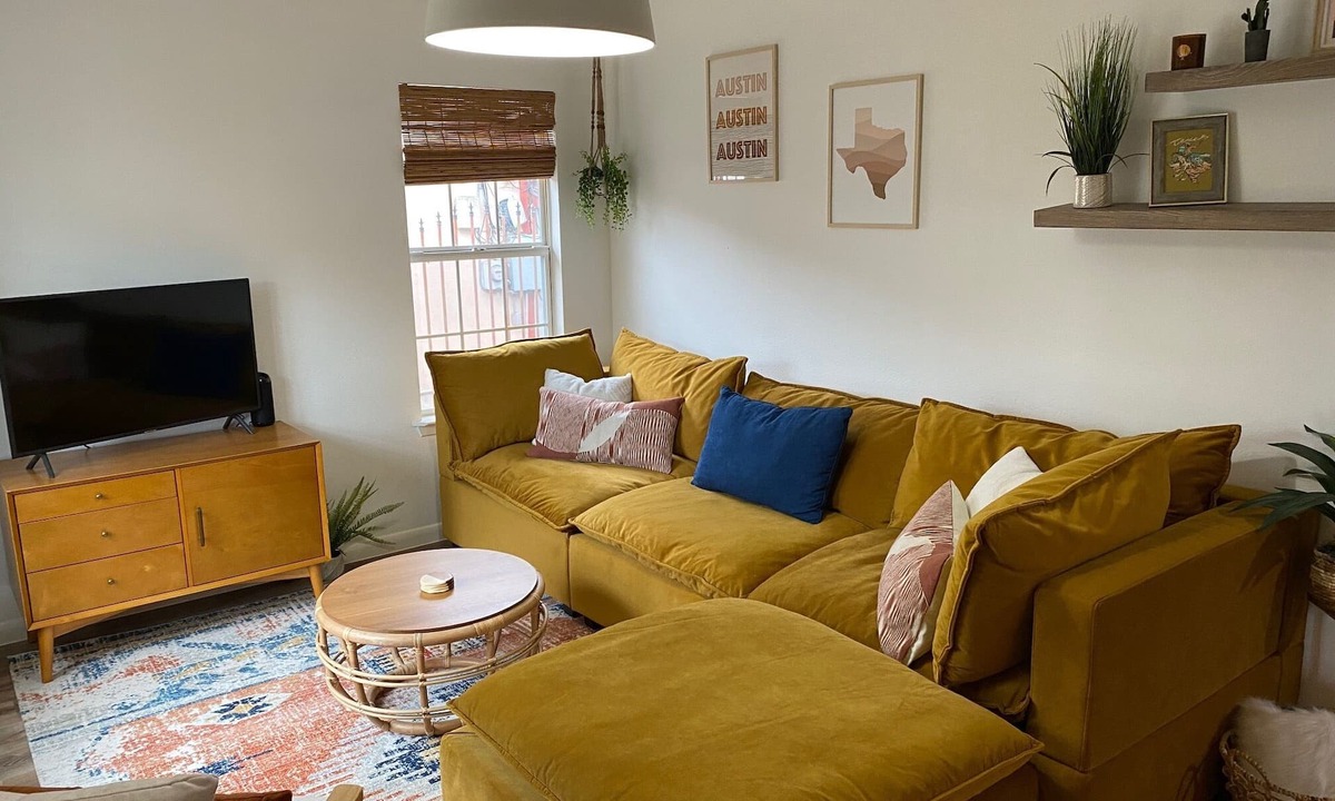East MLK House | Recently renovated 1960's Bungalow centrally located in East Austin