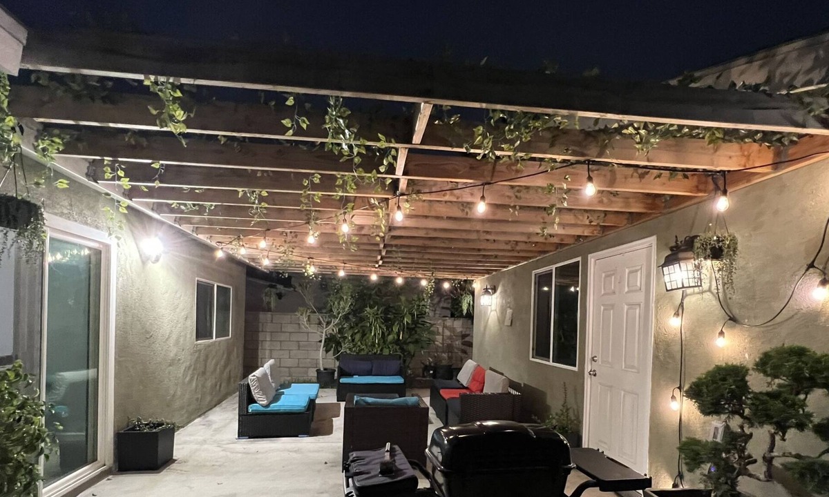 Santa Ana House | Recently Renovated: 4BR-3BA Oasis Near Disneyland
