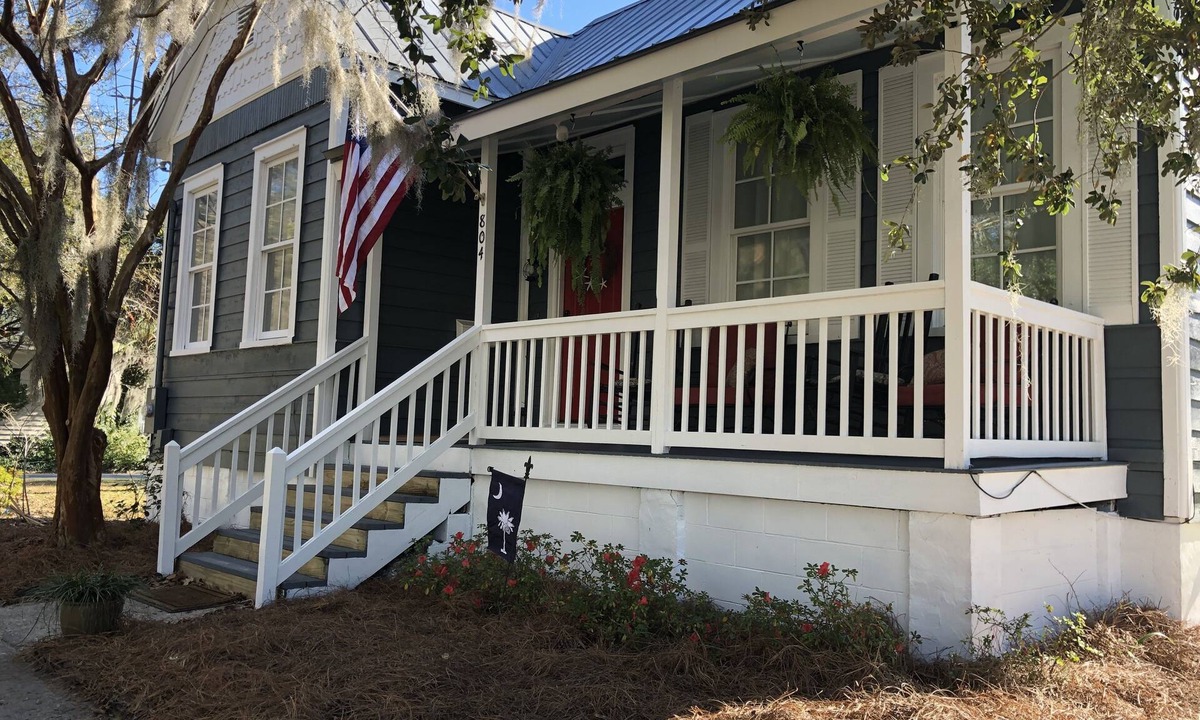 The Old Commons Cottage | Recently Renovated Historic Cottage Located in Beaufort