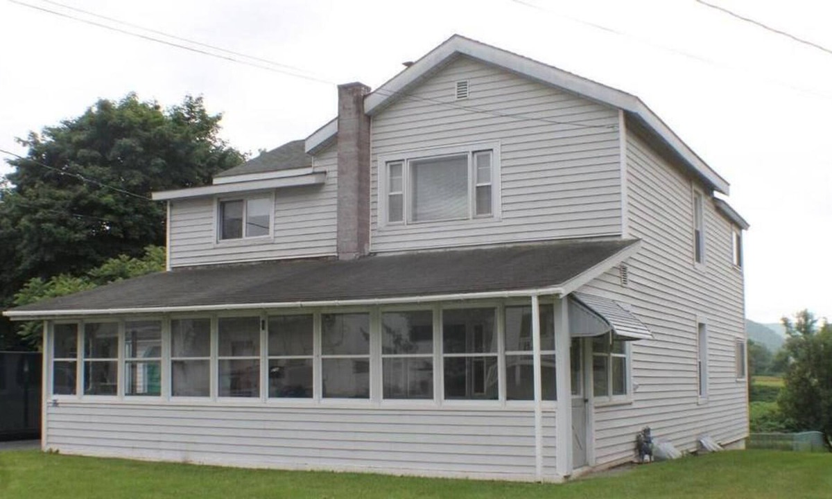 Hancock Apartment | Recently renovated riverfront property