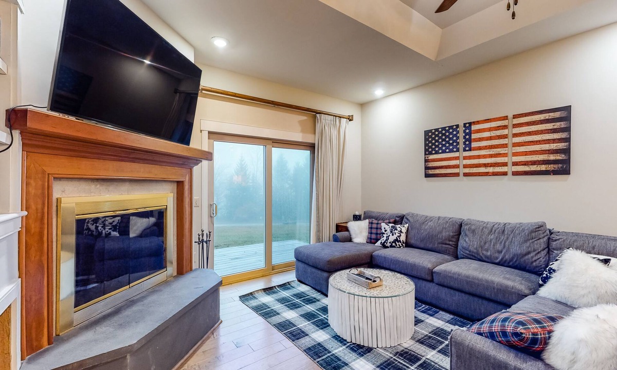 Ludlow Condo | Recently Renovated Ski-In/Out Condo w/Fireplace, Shared Pool, Hot Tub, Sauna