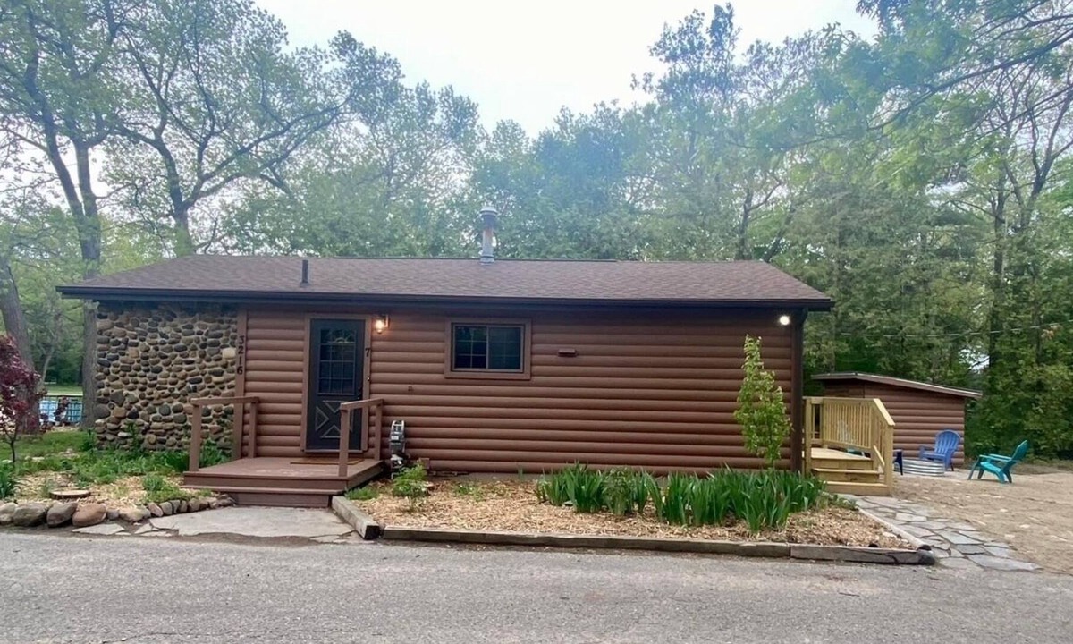 Port Austin Cottage | Recently Updated Beachfront Resort Cottage #7