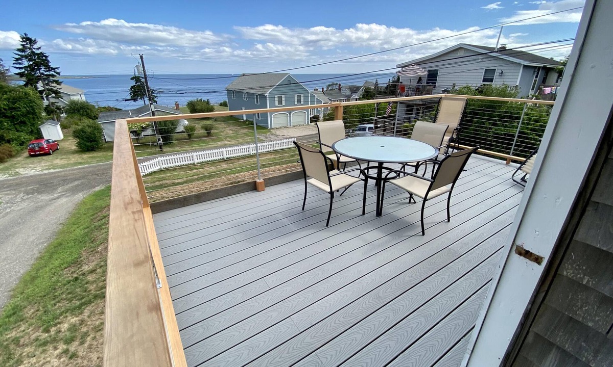 Mid-Coast and Islands House | Recently updated cottage featuring beautiful easterly views of Casco Bay