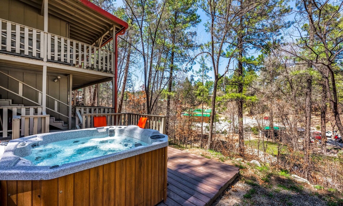 Ruidoso Apartment | RECHARGE, Pets Welcome, Fast Wifi, Opt HOT TUB