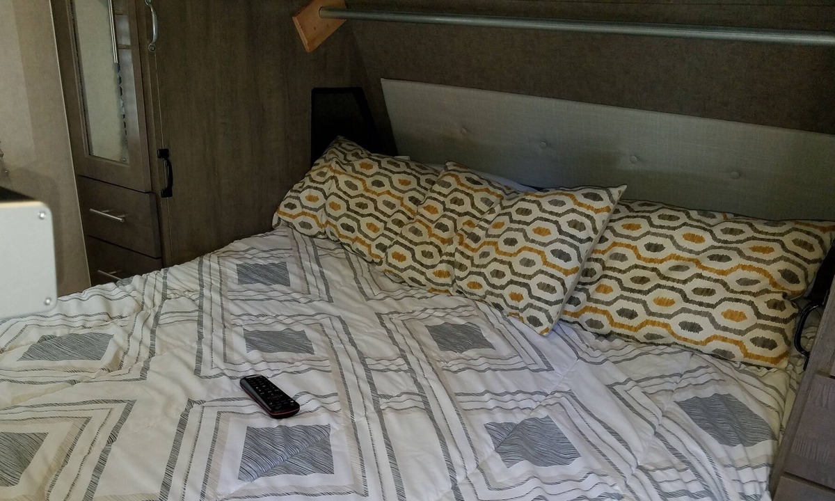Cottage Grove House | Recreational Vehicle