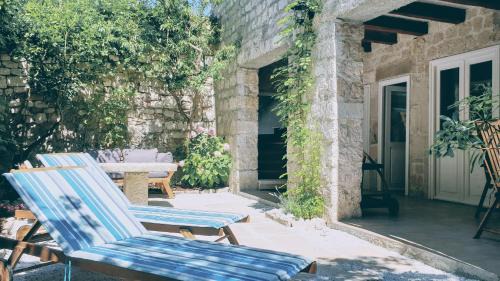 Rab House | Rector's Villa - Charming Retreat in Old Town with Jacuzzi in Private Courtyard