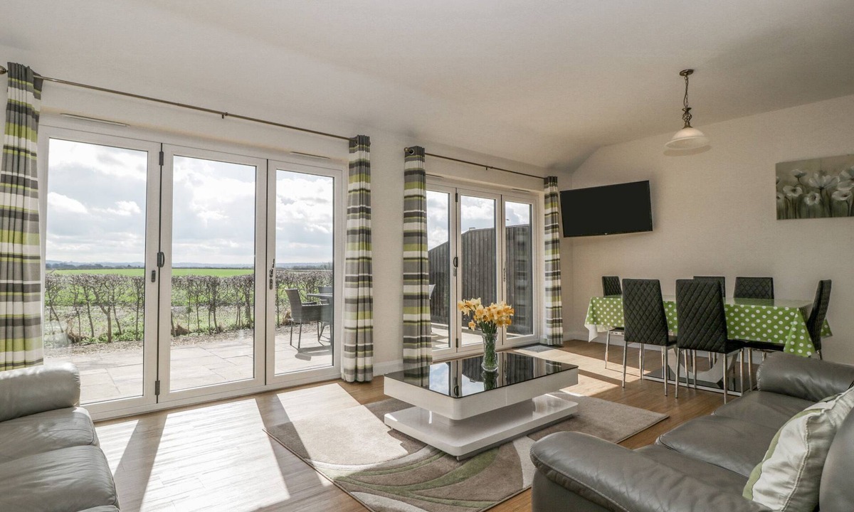 Queen Camel Cottage | Rectory Farm Lodge