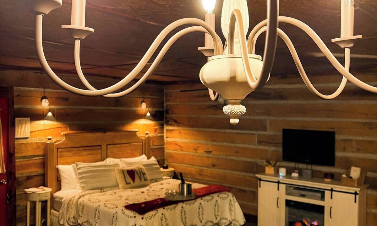 Marietta Cabin | Red Bud Cabin - a beautiful, rustic log cabin