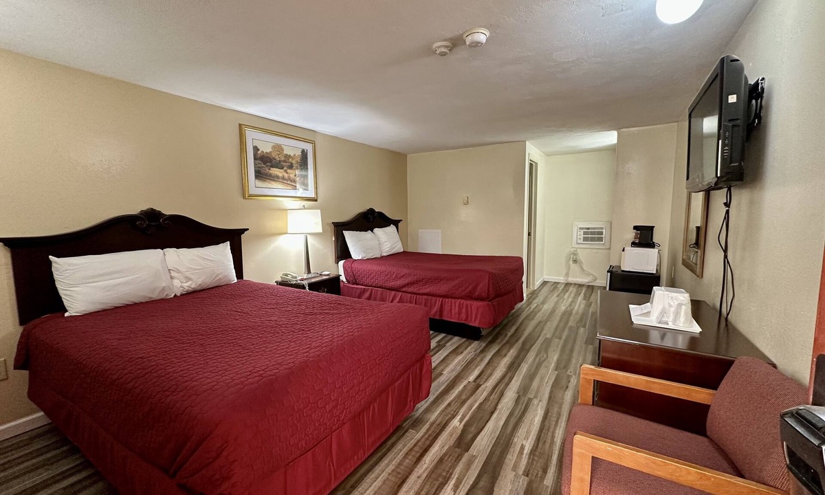 Pulaski Hotel | Red Carpet Inn Pulaski