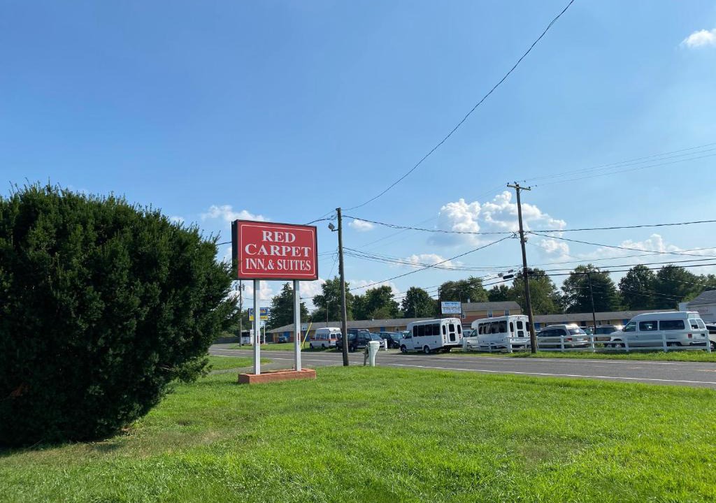 Wrightstown Hotel | Red Carpet Inn & Suites Wrightstown