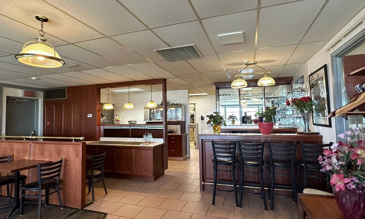 Terrace Bay Hotel | Red Dog Inn