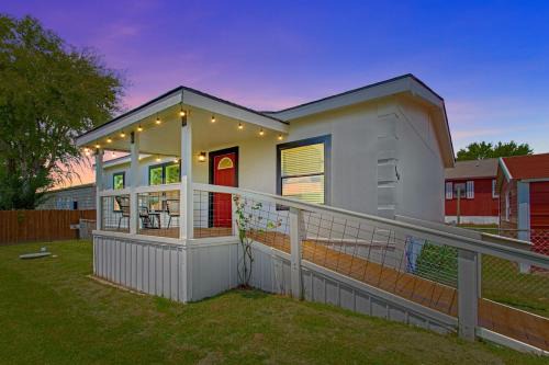 Quitman House | Red Door Cottage
