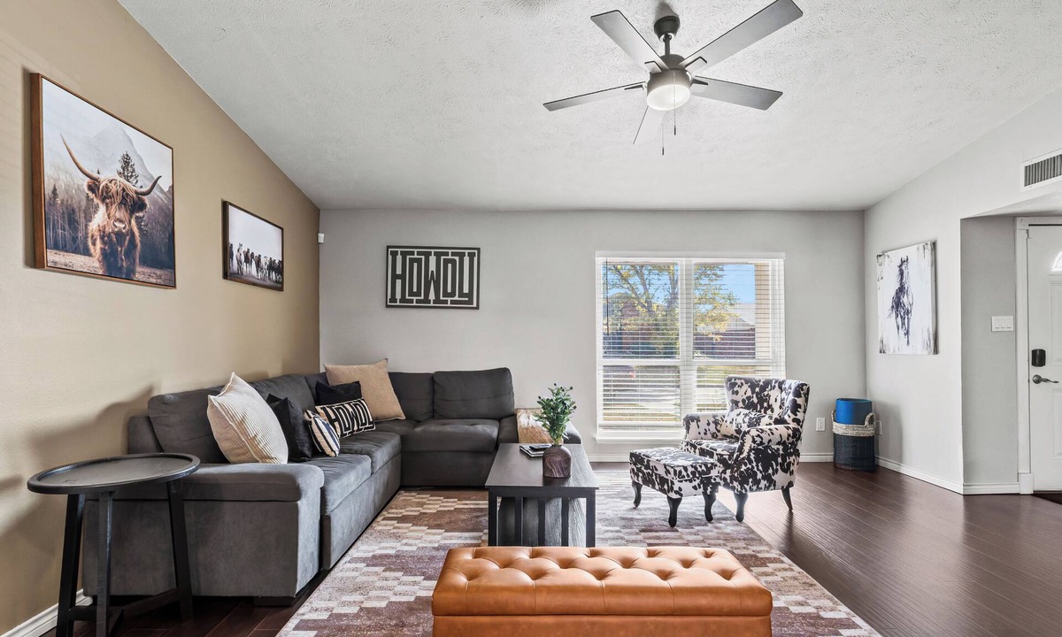 The Colony House | Red Door Hideaway/Hot Tub + Near Grandscape