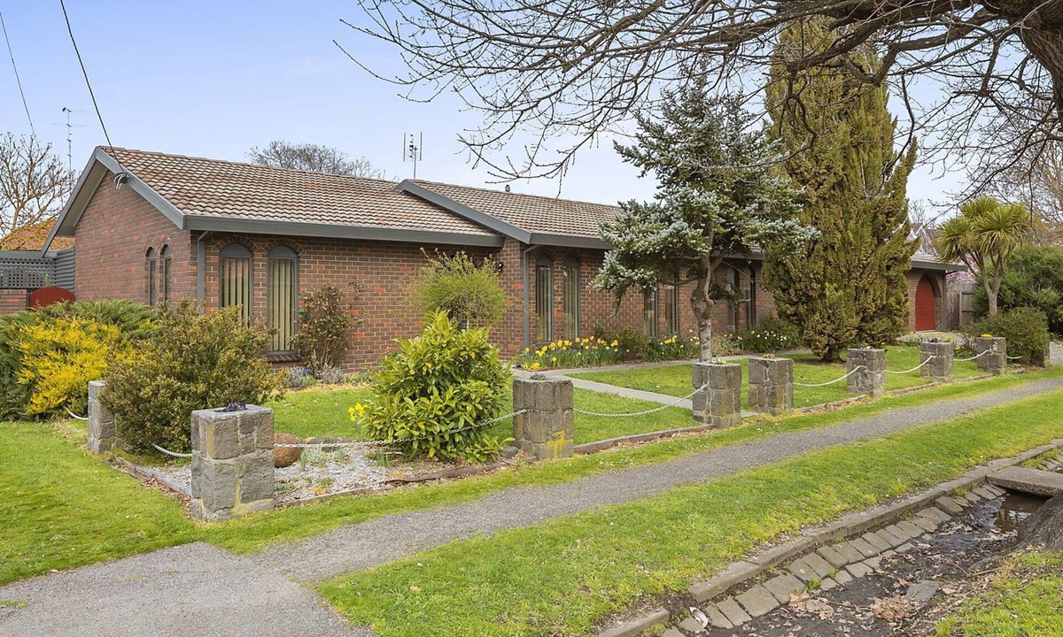 Kyneton House | Red Door, Kyneton-self catering