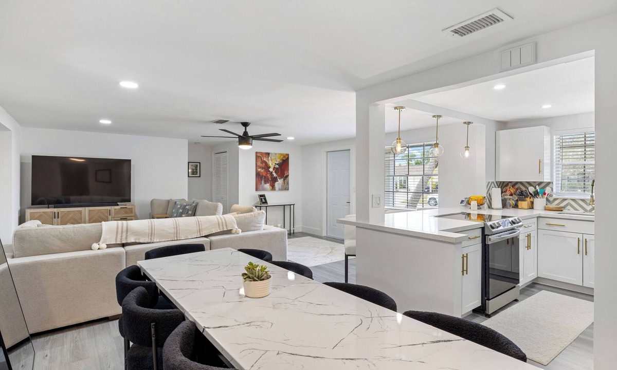Gulf Gate Estates House | Red Door Siesta