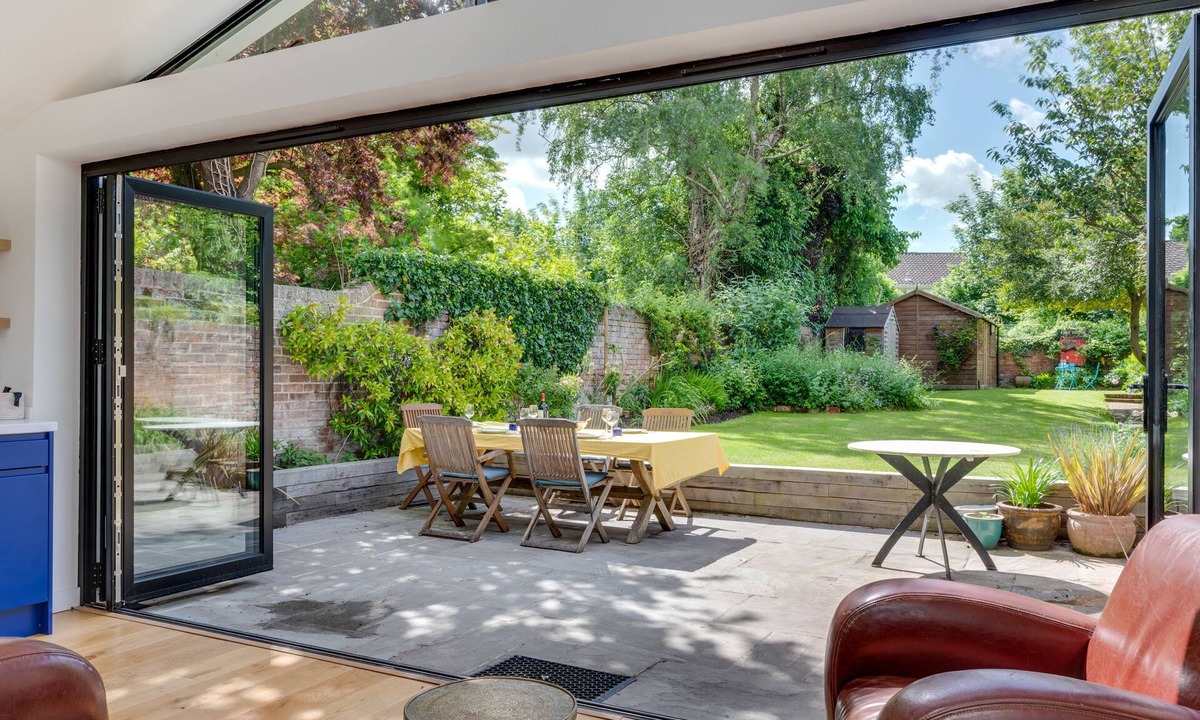 Canterbury House | Red Doors - Five Bedroom House, Sleeps 9